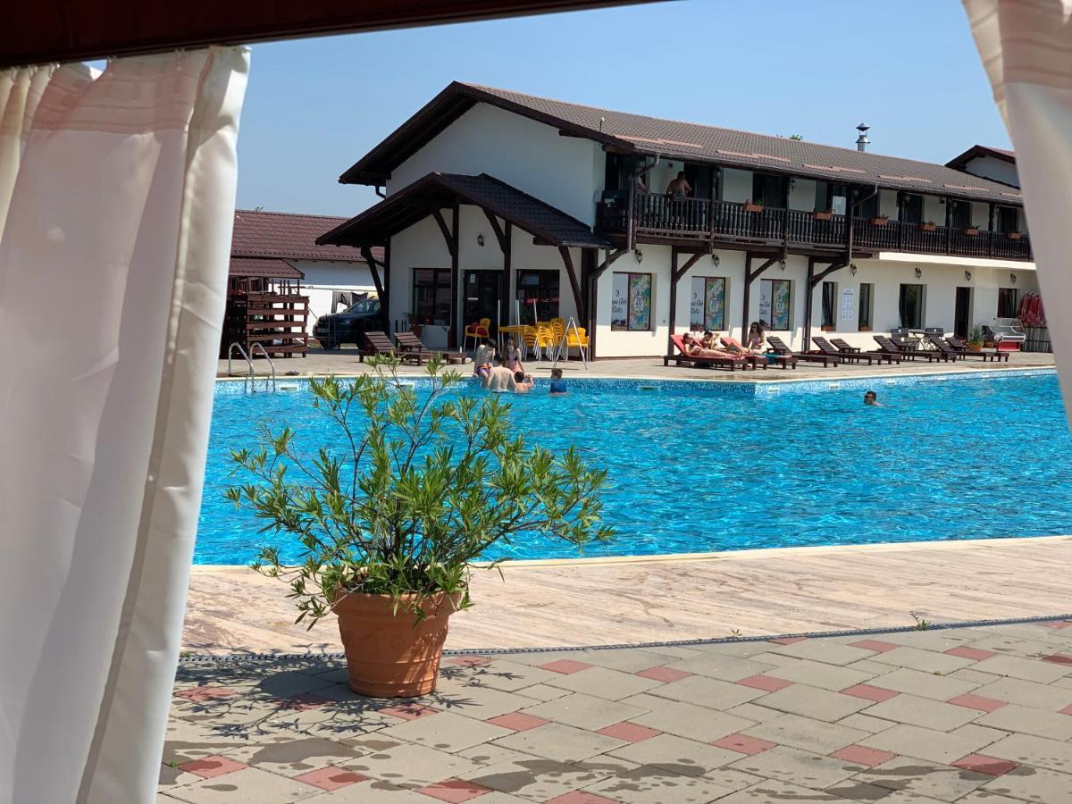 Hotel Aqua Club Elatis Avrig Exterior foto