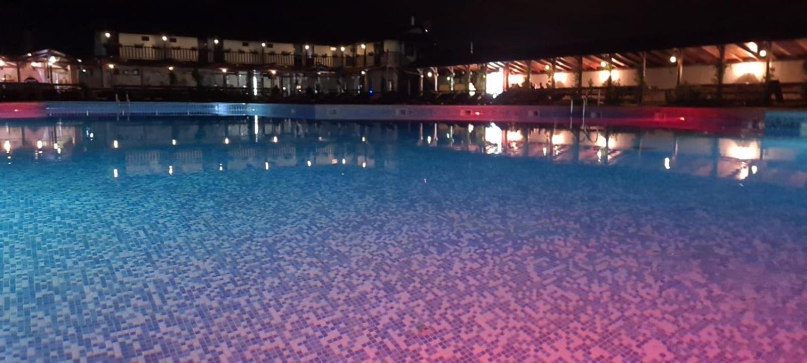 Hotel Aqua Club Elatis Avrig Exterior foto