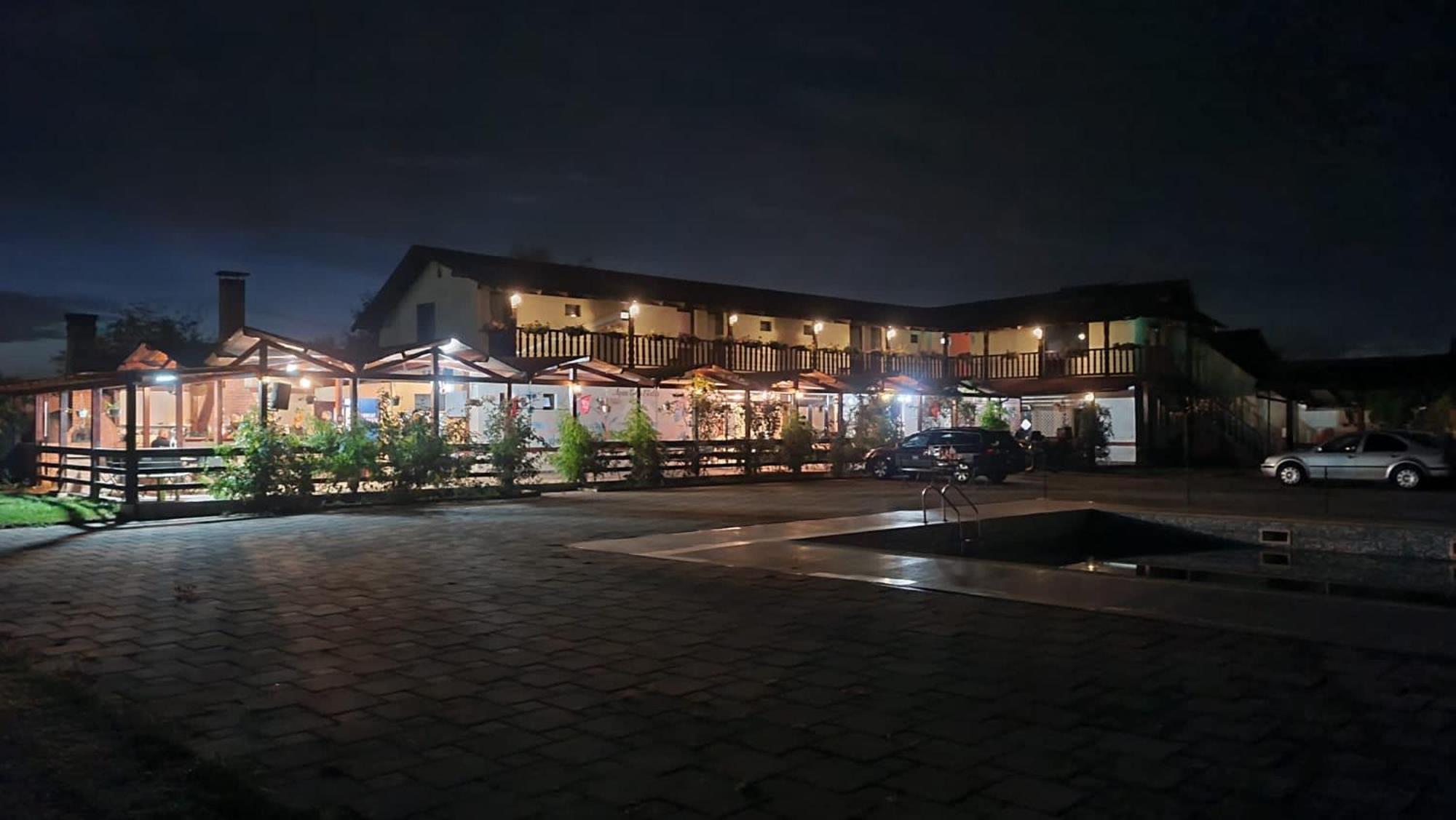 Hotel Aqua Club Elatis Avrig Exterior foto
