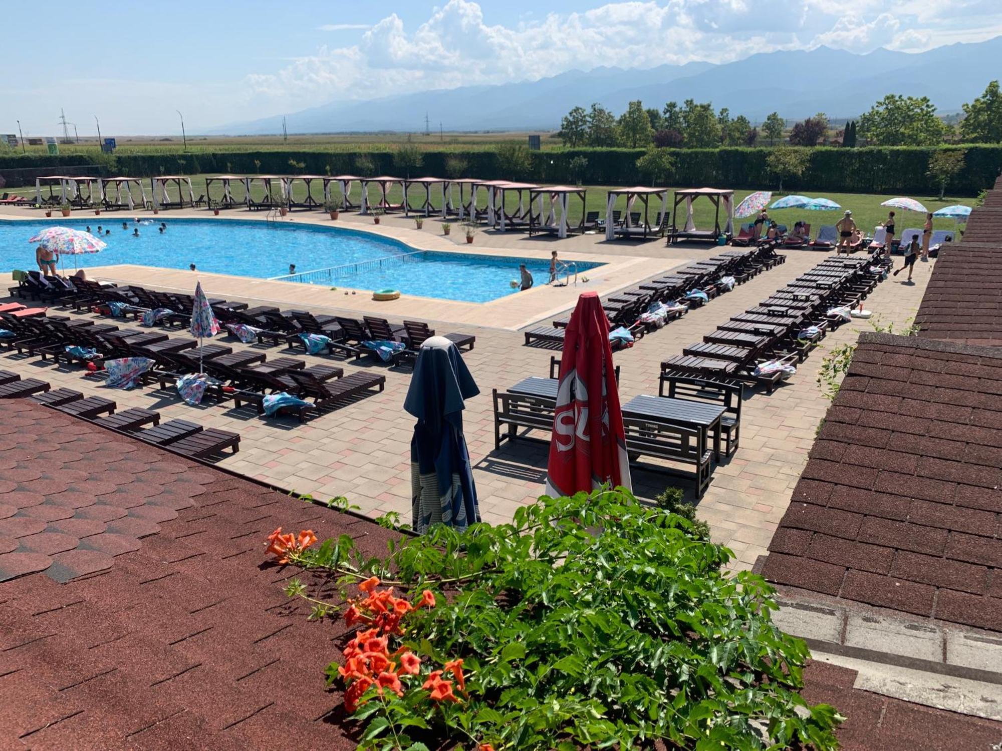Hotel Aqua Club Elatis Avrig Exterior foto