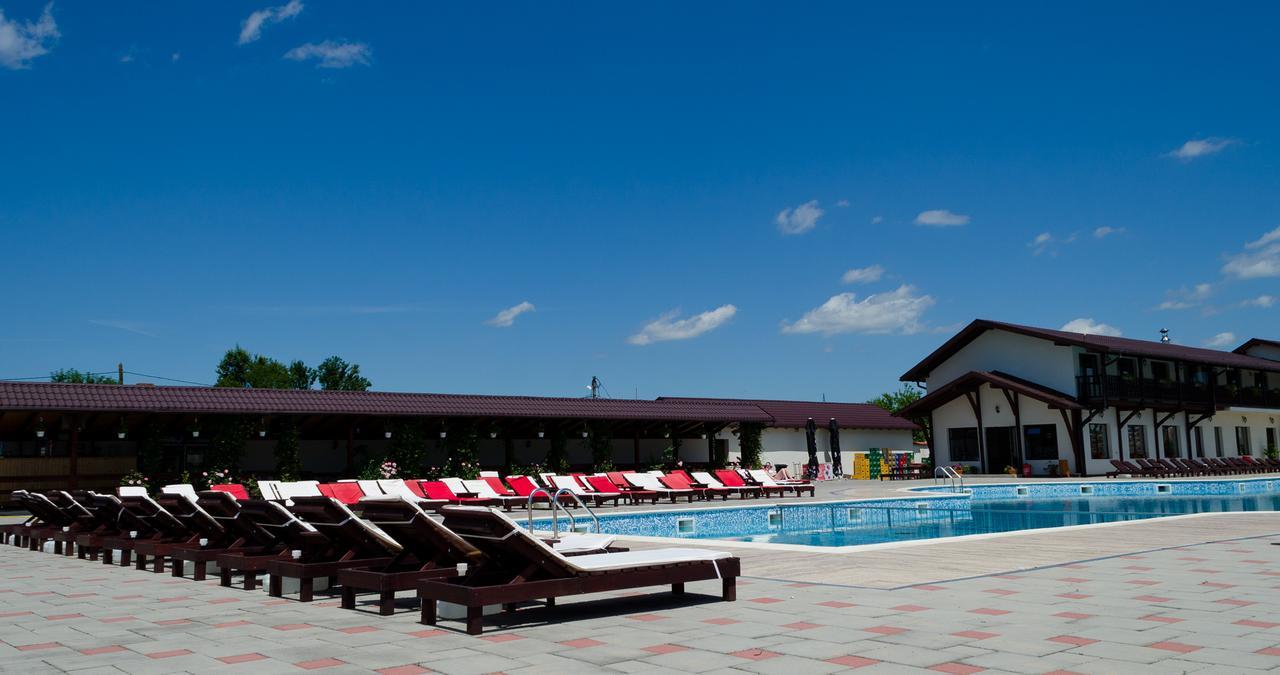 Hotel Aqua Club Elatis Avrig Exterior foto