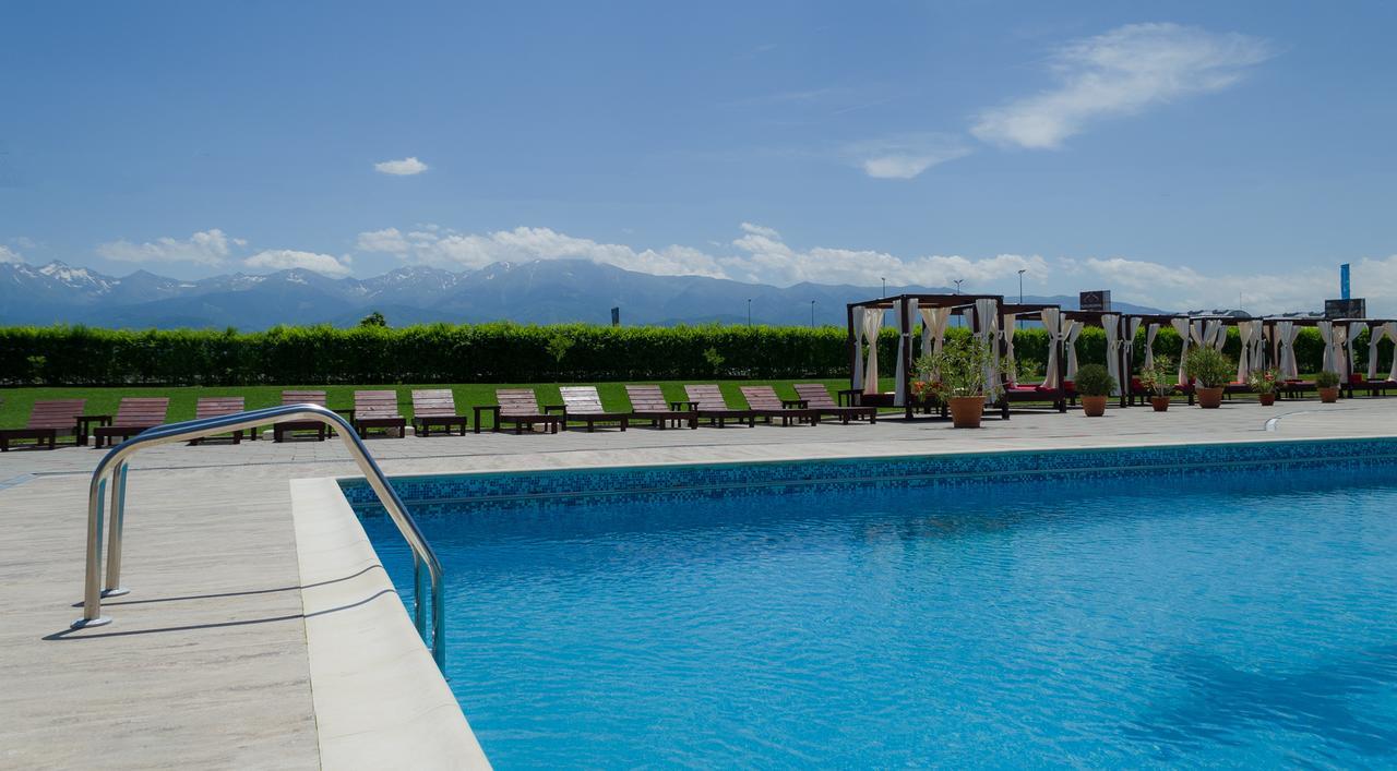 Hotel Aqua Club Elatis Avrig Exterior foto