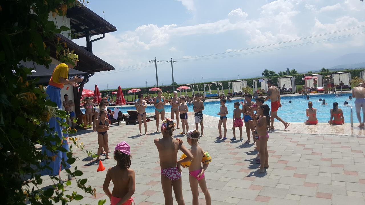 Hotel Aqua Club Elatis Avrig Exterior foto