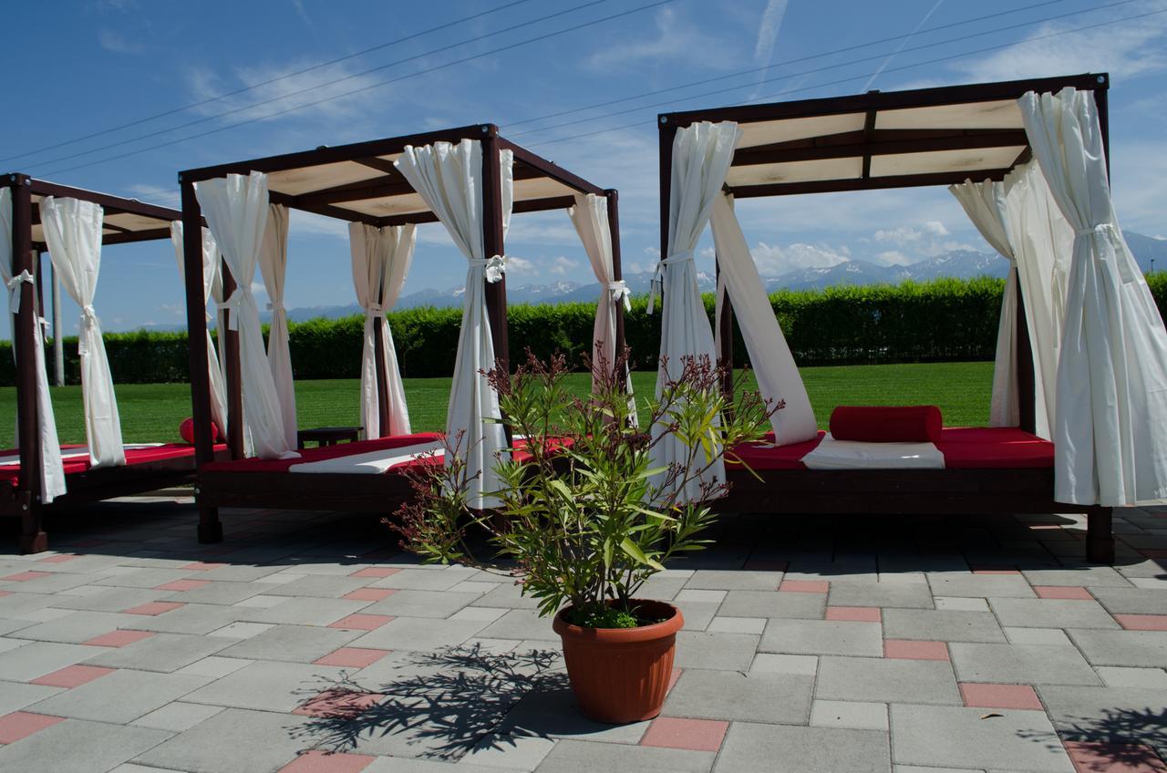 Hotel Aqua Club Elatis Avrig Exterior foto